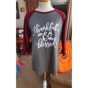 NWOT THANKFUL & BLESSED HOLIDAY TSHIRT